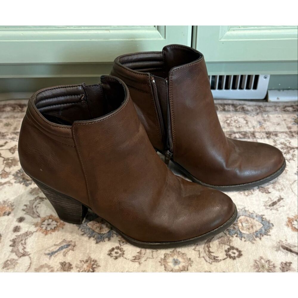 MIA Womens Ankle Booties Side Zipper Leather Boots Cuban Heel Brown Size 9